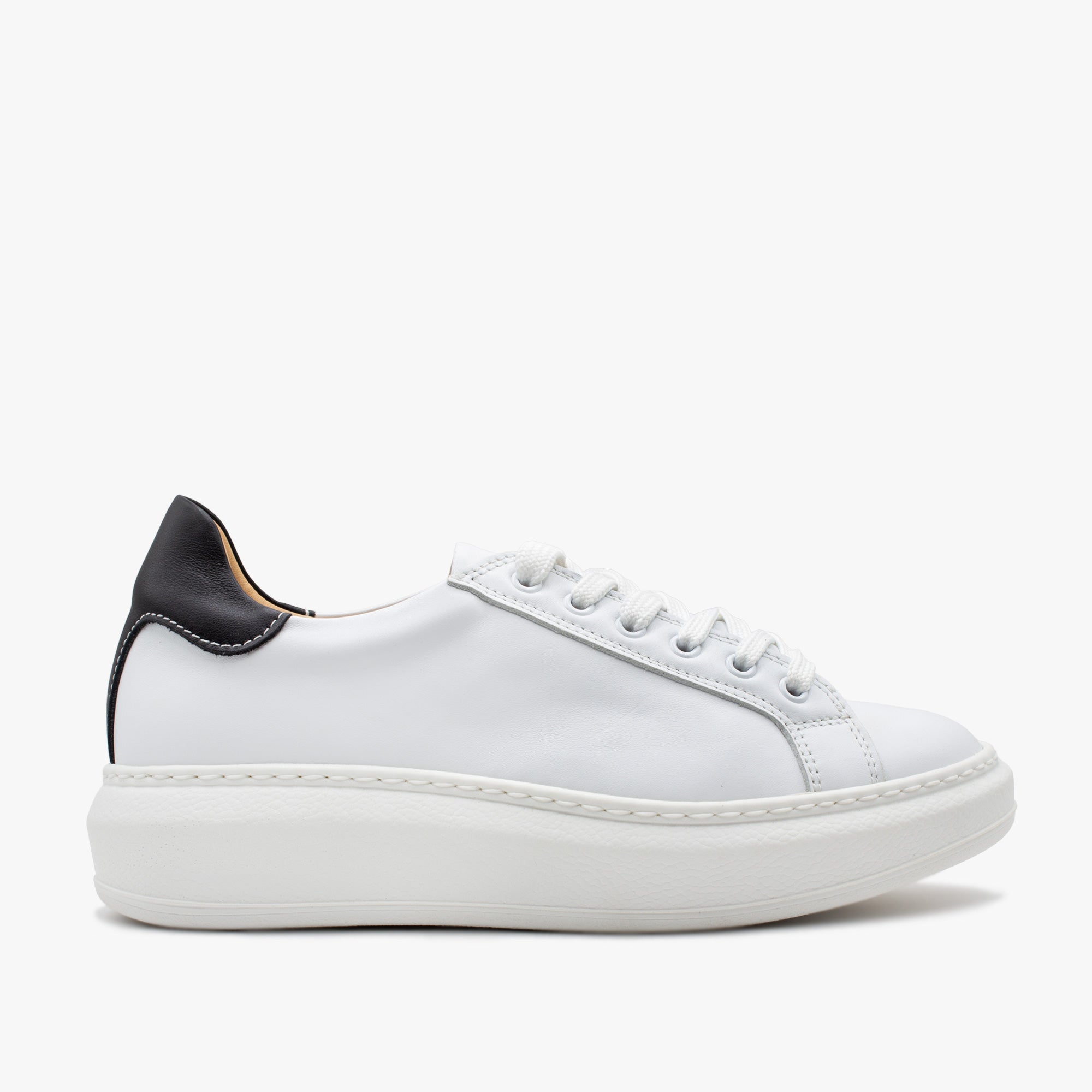 Sneaker 828 donna bianca e nera